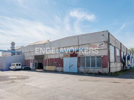3 | Pronájem - komerční objekt, sklad, 648 m²
