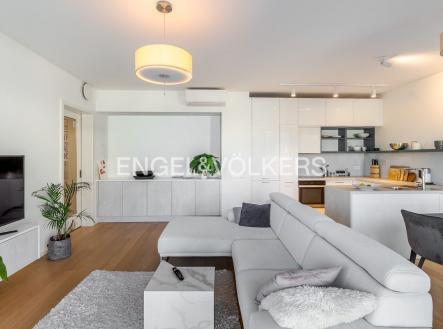 2 | Pronájem bytu, 2+kk, 66 m²