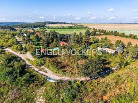 3 (12) | Prodej - pozemek pro bydlení, 1 048 m²