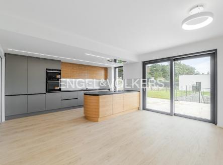 P1402054-HDR_web | Pronájem - dům/vila, 290 m²