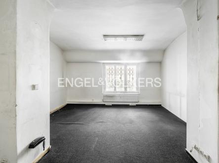 4 | Pronájem - kanceláře, 231 m²