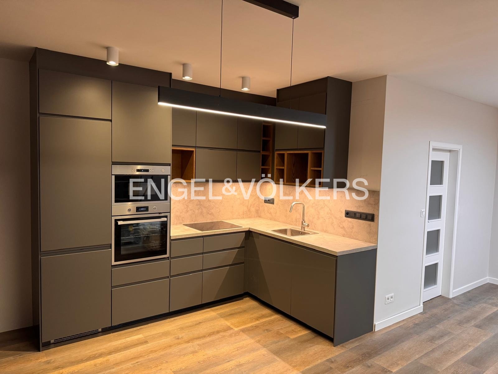 WhatsApp Image 2025-12-01 at 18.41.00