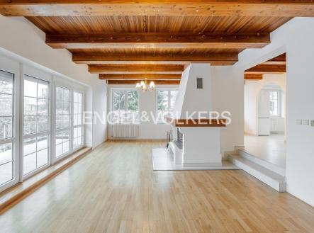 P1434869_web | Pronájem - dům/vila, 350 m²