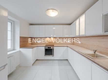 P1434870_web | Pronájem - dům/vila, 350 m²