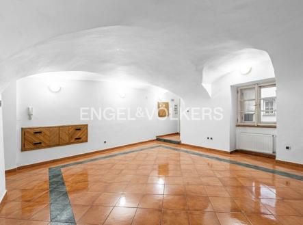 324 | Prodej - obchodní prostor, 152 m²