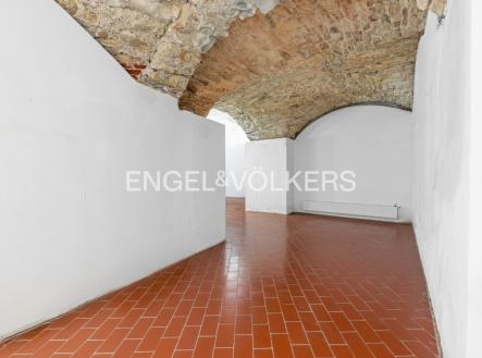 7 (1) | Prodej - obchodní prostor, 152 m²