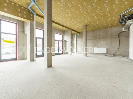 4 | Pronájem - obchodní prostor, 291 m²