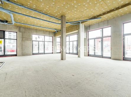 3 | Pronájem - obchodní prostor, 291 m²