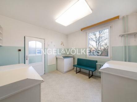 3 | Prodej - obchodní prostor, 68 m²