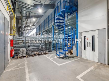 P1435226_web | Pronájem - komerční objekt, sklad, 1 545 m²