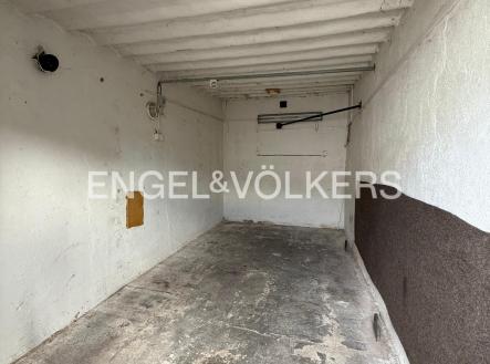 80debea8-29ed-4557-b4bc-c83a081b6a80 | Pronájem - malý objekt/garáž