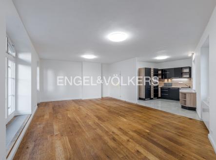 P1467086_web | Pronájem bytu, 5+1, 189 m²