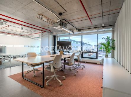 1 | Pronájem - kanceláře, 942 m²