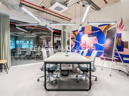 8 | Pronájem - kanceláře, 942 m²