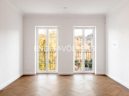 4 (2) | Pronájem - dům/vila, 253 m²