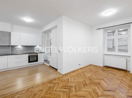 P1455636_expose | Pronájem bytu, 1+kk, 42 m²