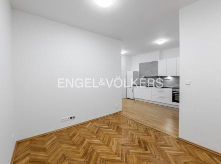 P1455640_expose | Pronájem bytu, 1+kk, 42 m²