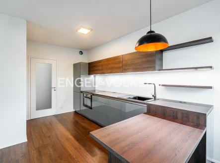 4 | Pronájem bytu, 2+kk, 56 m²