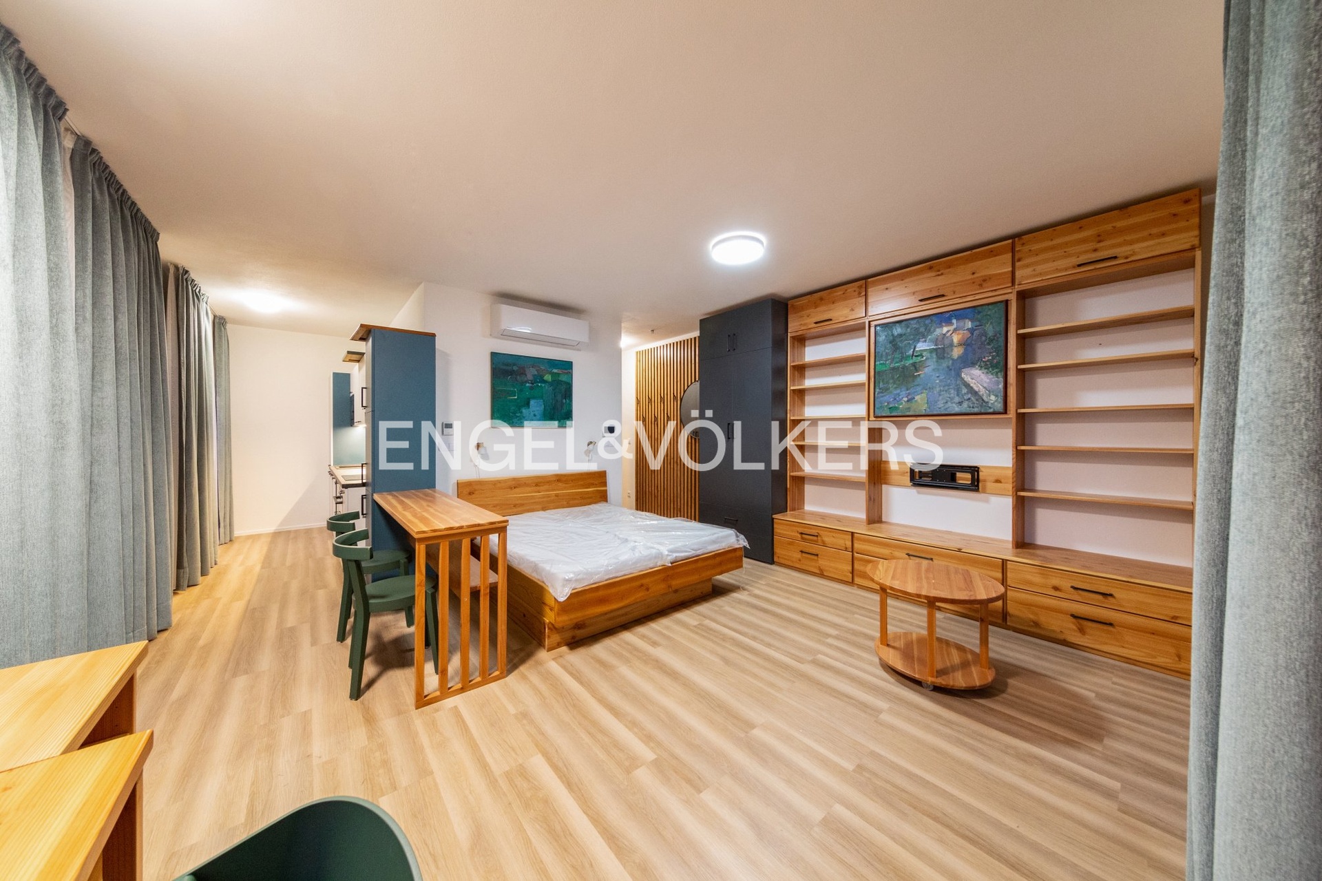 F_0060_IMG_5732_exposé_(2008x1339px)