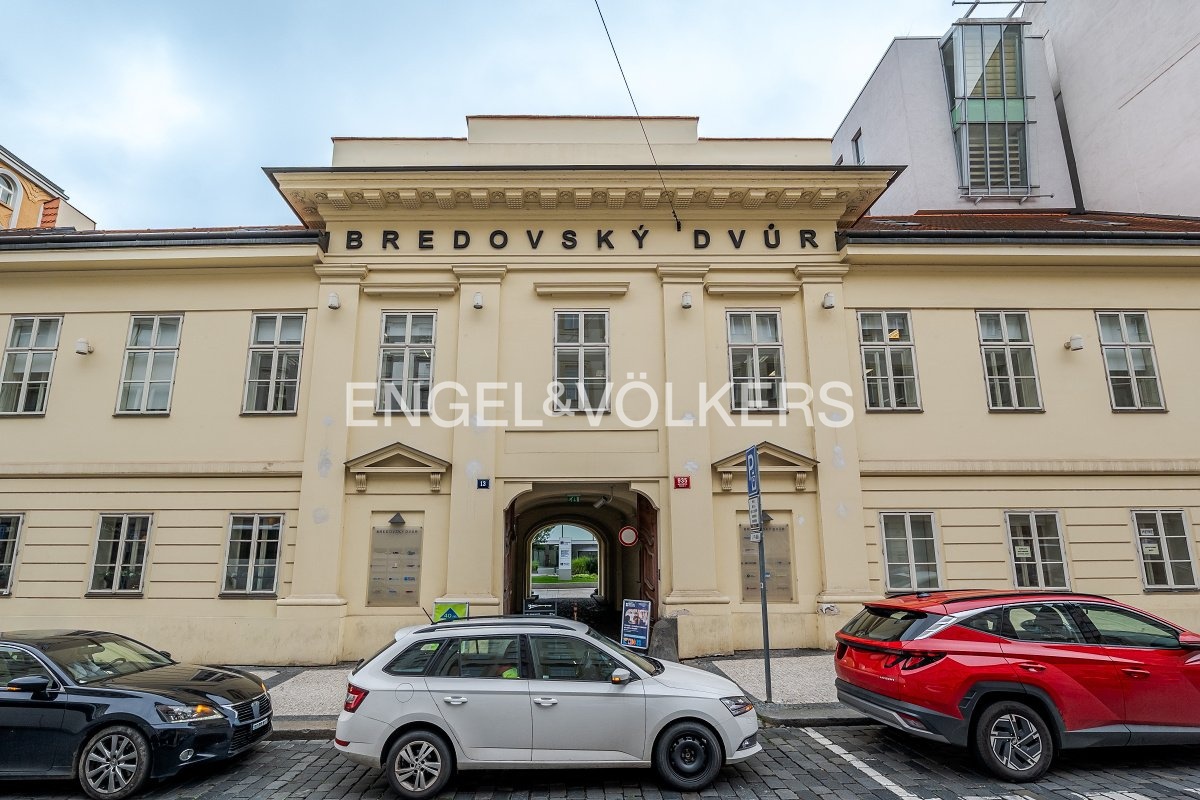 P1412221_web