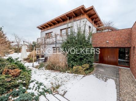 3 | Prodej - dům/vila, 383 m²