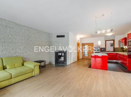 2 | Prodej - dům/vila, 383 m²