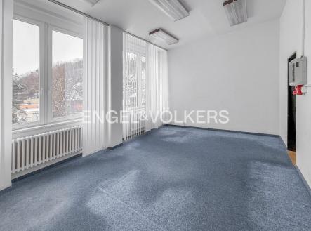 2 | Pronájem - kanceláře, 197 m²