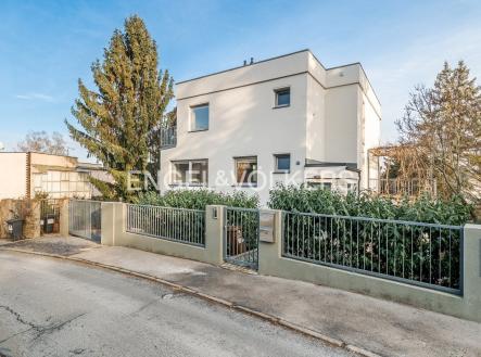 1 | Prodej - dům/vila, 318 m²