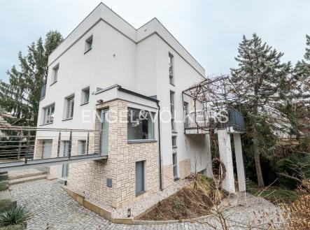 3 | Prodej - dům/vila, 318 m²