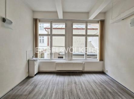 1 | Pronájem - kanceláře, 14 m²