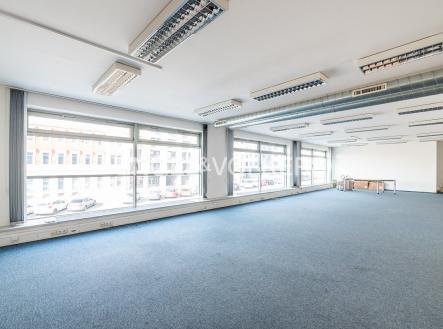 4 (17) | Pronájem - komerční objekt, jiný, 554 m²