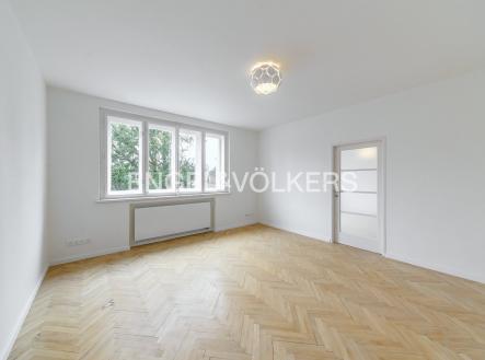 Pronájem - dům/vila, 244 m² obrázek