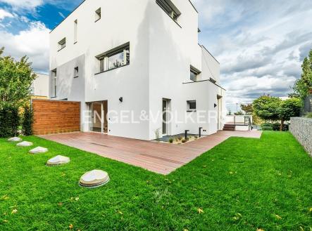 3 | Pronájem - dům/vila, 473 m²