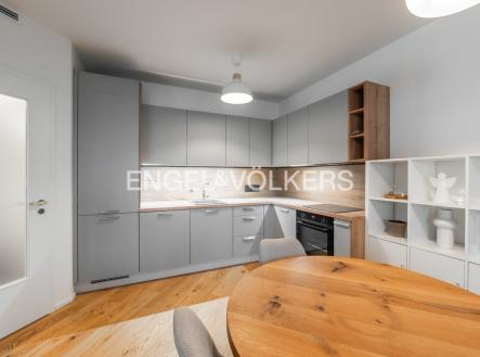 1__P1456143 | Prodej bytu, 2+kk, 66 m²
