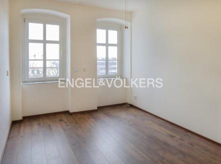 2 | Pronájem - kanceláře, 16 m²