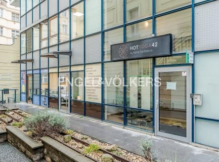 1 | Pronájem - obchodní prostor, 360 m²