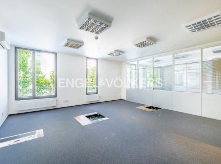 DSC_0438-HDR_web | Pronájem - kanceláře, 672 m²