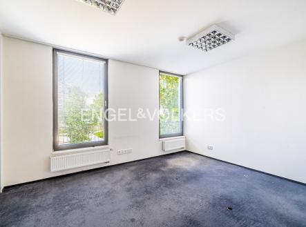 DSC_0429-HDR_web | Pronájem - kanceláře, 672 m²