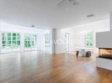 2 | Pronájem - dům/vila, 325 m²