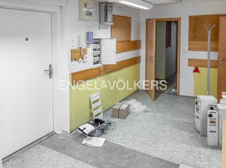 vchod do prostor_web | Pronájem - obchodní prostor, 257 m²