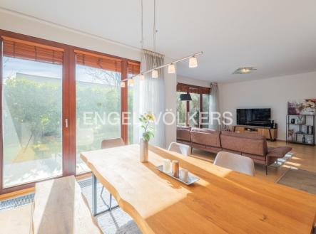 2 | Pronájem - dům/vila, 259 m²