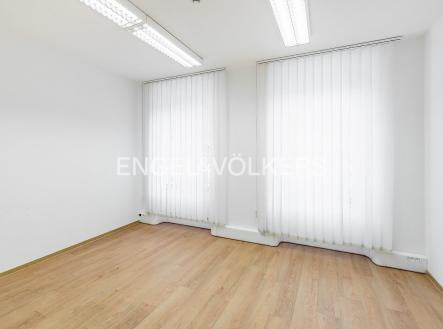 4 (2) | Pronájem - kanceláře, 117 m²