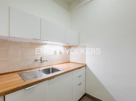 4 | Pronájem - kanceláře, 154 m²