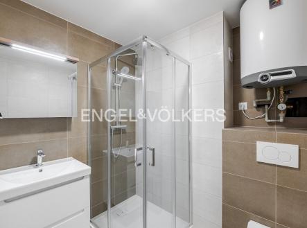 4 | Pronájem bytu, 1+kk, 33 m²