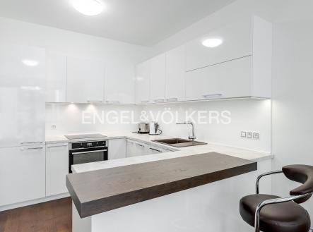 P1511294_web | Pronájem bytu, 2+kk, 66 m²