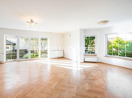 1 | Pronájem - dům/vila, 403 m²