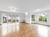 Pronájem - dům/vila, 403 m²