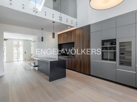2 | Pronájem bytu, 4+kk, 173 m²