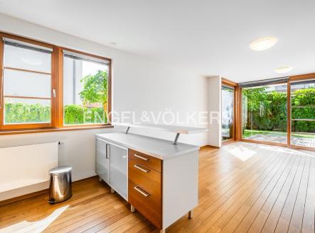 4 | Pronájem - dům/vila, 350 m²