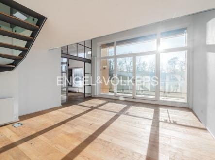 2 | Pronájem bytu, 6+kk, 324 m²